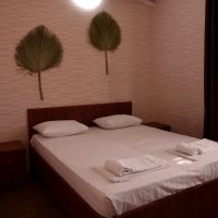 4-х местный, 2 комнатный номер, Море и Пальмы