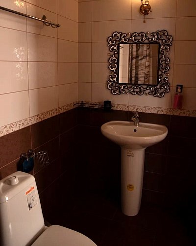 4-х местный, 2 комнатный номер Люкс (2этаж), Море и Пальмы
